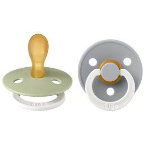 BIBS Colour Napp, 6-18 månader, 2-pack, symmetrisk,Sage GLOW/Cloud GLOW, NaturgummiLatex, Storlek 2, BPA-fri, Tillverkad i Danmark, Självlysande ring, Hög acceptans produkt bild
