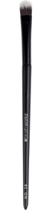 Brushworks No. 18 Flat Eye Brush produktbilde