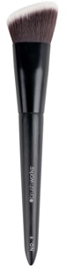 Brushworks No. 9 Angled Flat Top Foundation Buffing Brush produktbilde