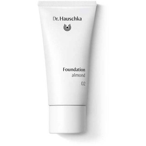 Dr. Hauschka Foundation 02 Almond Produktbild