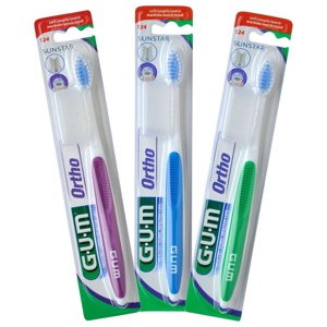 GUM KFO Zahnbürste weich V-Schnitt Produktbild