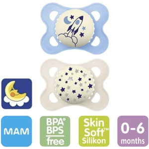 Mam Night Silk Teat smokk som lyser i mørket blue 0-6m 2 stk produktbilde
