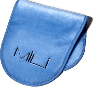 MILI Cosmetics Makeup Erase Towel Blue Sea Black Logo produkt bild