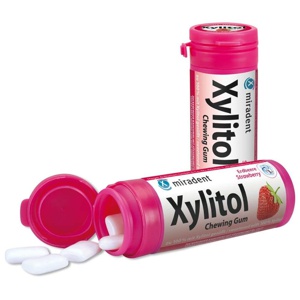 miradent Xylitol Chewing Gum Erdbeere 30 g Kaugummi Produktbild