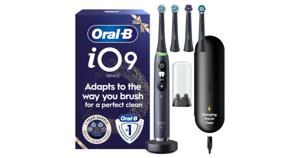 Oral-B iO9 Eltandborste Giftset Svart 4 tandborsthuvuden, snabb magnetisk laddare produkt bild
